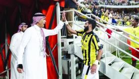 إدارة العميد ستنهي مدة قيادتها بصفقة عالمية