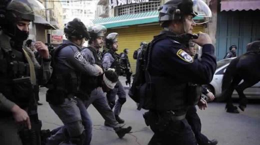 جيش الاحتلال الإسرائيلي يقوم بحملة اعتقالات لمنع احتفالات ذكرى انطلاقة حركة حماس