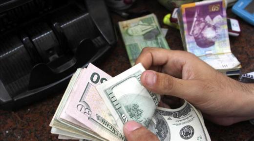 الحكومة الفلسطينية تدرس إمكانية الإستغناء عن الشيكل الإسرائيلي في التعاملات المالية