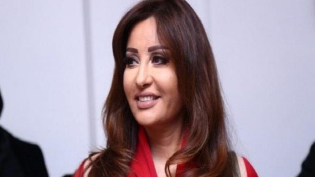 المغنية التونسية لطيفة تنشر صورتها في الحرم المكي وتقدم الشكر للعاهل السعودي وولي عهده