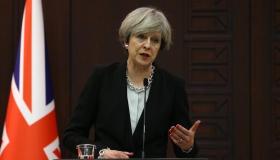 رئيسة الوزراء البريطانية تستقبل نظيرها القطري لتعزيز سبل التعاون الإقتصادي بين قطر ولندن