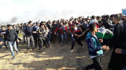 استشهاد شابين فلسطينيين وإصابة العشرات في قطاع غزة خلال جمعة الغضب الثالثة