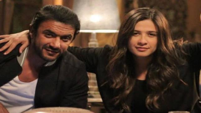 “هيخنقها”.. ياسمين عبد العزيز تشارك مقطع فيديو مع أحمد العوضي