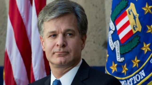 مدير مكتب التحقيق الفيدرالي الأمريكي يدعو موظفيه لعدم الاكتراث بانتقادات ترامب