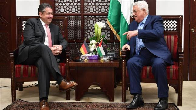 محود عباس يأمل في دور ألماني فرنسي لإحياء عملية السلام في الشرق الأوسط