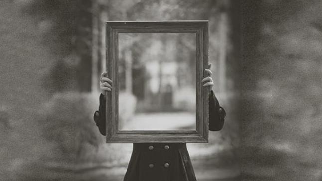 تفسير حلم رؤية المرايا في المنام