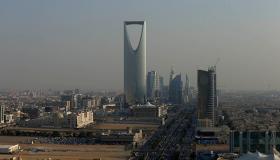 استياء الرأي العام السعودي تجاه فيديو إلقاء الأموال على المواطنين في فندق موفينبيك بريدية