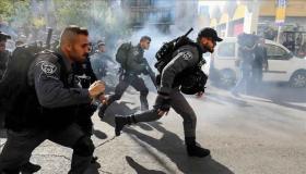 الشرطة الإسرائيلية تعتقل شابين فلسطينيين في القدس وتمنع الشيخ كمال الخطيب من دخول الأقصى