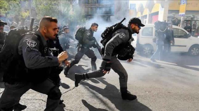 الشرطة الإسرائيلية تعتقل شابين فلسطينيين في القدس وتمنع الشيخ كمال الخطيب من دخول الأقصى