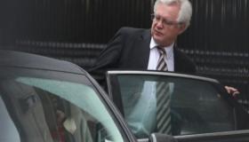 بريطانيا تستقبل كبير مفاوضي الاتحاد الأوروبي الإثنين المقبل لبحث خروج بريطانيا من الاتحاد