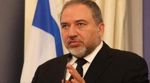 وزير دفاع الاحتلال الإسرائيلي يتعهد بمواجهة مطلقي الطائرات الورقة الحارقة