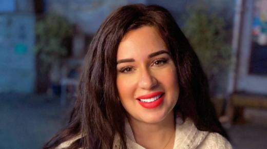 “نظام أكل وصلاة وقراءة قرآن”.. أسما شريف منير تتحدى متابعيها