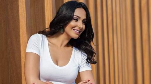 على طريقتها الخاصة .. ميس حمدان تسخر من مراهقي الساحل الشمالي