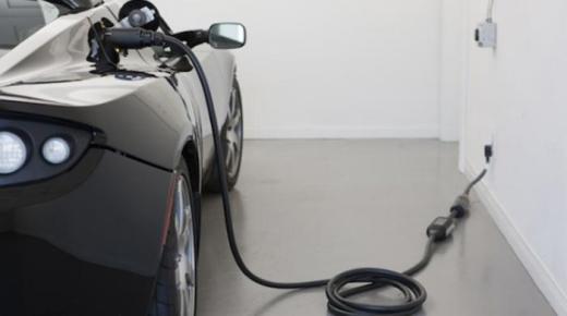 بدء بدراسة إمكانية الاعتماد على السيارات الكهربائية والهجينة في السعودية