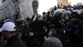 جنود الاحتلال الإسرائيلي تعتدي على شابة فلسطينية في منطقة باب العمود بالقدس الشرقية