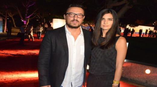 توبا بويوكستون تنفي جميع الأشاعات المتعقلة بإنفصالها عن زوجها أونور صايلاك