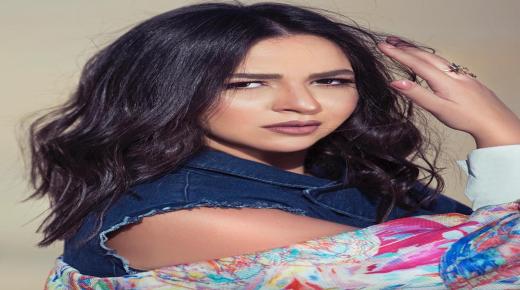 “وريته تكة صغيرة”.. إيمي سمير غانم تقلد حمو بيكا بطريقة كوميدية