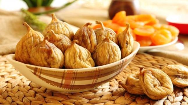 فوائد التين المجفف وقيمته الغذائية