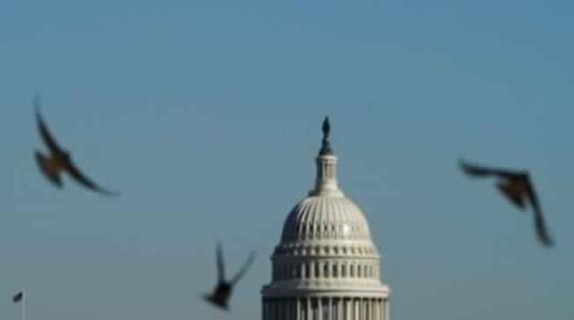 شلل الحكومة الفيدرالية الأمريكية يهدد موظفي مؤسسات الحكومة بعدم تلقي رواتبهم