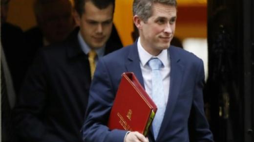 روسيا تدين الاتهامات البريطانية بتورطها في عمليات تجسس على البنية التحتية في بريطانيا