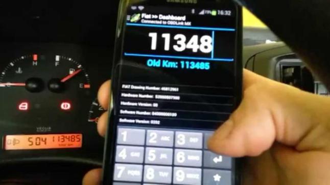 طرق إحتيالية تؤثر على عدد الكيلومترات المتواجدة في عداد السيارات من خلال الهاتف الذكي