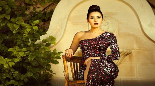 لقاء الخميسي تتوعد شخص بالحبس: هيبقى عبرة لمن يعتبر”