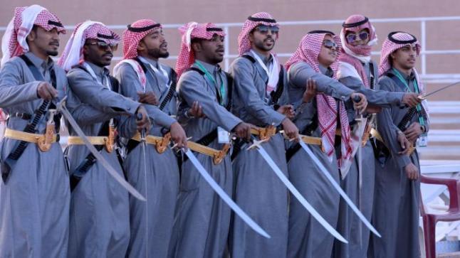 مهرجان الجنادرية يستقطب العديد من الزوار على الرغم من برودة الجو