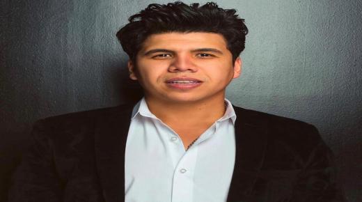 عمر كمال يعلق على غناء هاني شاكر “بنت الجيران”