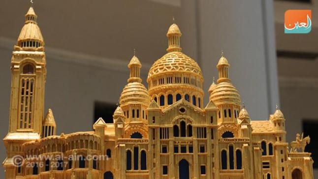 أحمد حسن الطبيب البشري يحول عود الثقاب إلى تحف فنيه