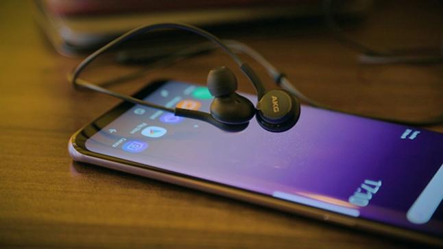 معلومات تخص سماعات AKG التي تم تضمينها في هاتف Galaxy S8