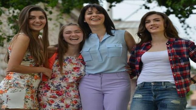 معلومات عن الممثلة بورجو أوزبيرك بطلة مسلسل بنات الشمس