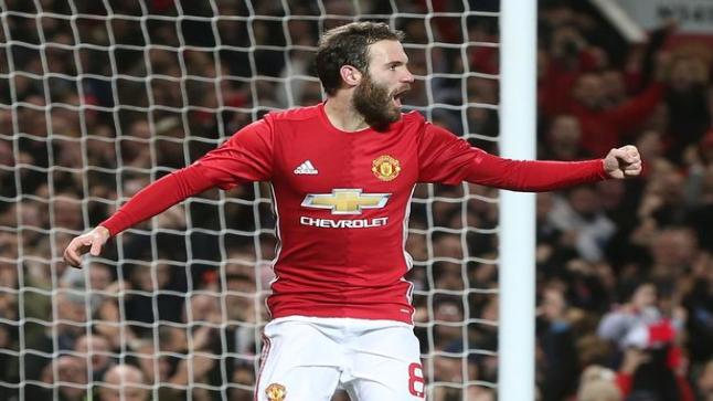 مانشستر يونايتد يقترب من نهائي كأس الرابطة بثنائية في مرمى هال سيتي