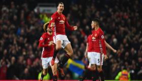 مانشستر يونايتد ينتزع تعادلاً ثميناً من ليفربول في الدوري الإنجليزي