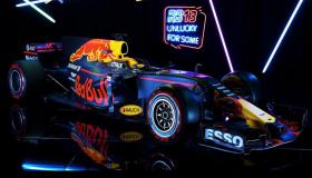 الكشف عن سيارة RB13 المخصصة لسباقات الفورمولا ون لعام 2017