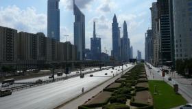 إغلاق شارع الشيخ زايد في دبي من أجل تصوير حلقة سباق مثيرة لبرنامج The Grand Tour الشهير