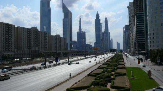 إغلاق شارع الشيخ زايد في دبي من أجل تصوير حلقة سباق مثيرة لبرنامج The Grand Tour الشهير