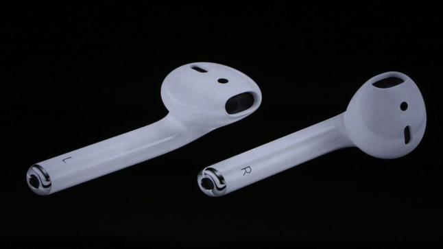 سماعات AirPods بنسختها الجديدة بالعام القادم