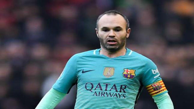 برشلونة يقترب من تجديد تعاقده مع إنييستا