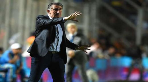 الأرجنتين تقيل مدربها باوزا