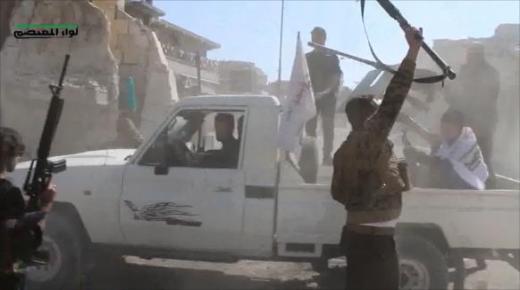 قوات النظام السوري تعزز من استعدادها لمنع وصول الجيش السوري الحر إلى الرقة