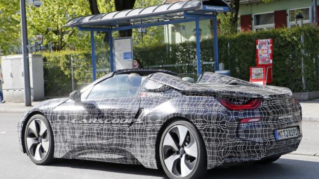 أحدث الصور التجسسية لسيارة بي ام دبليو i8 سبايدر الجديدة كلياً
