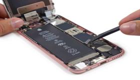 شركة آبل وضحت سبب إنطفاء هواتف iPhone 6S بشكل مفاجئ رغم وجود طاقة كافية في البطارية