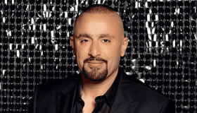 “اللي بيننا كبير”.. مكالمة ثلاثية تجمع أحمد السقا وهنيدي ومنة شلبي