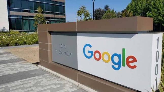 روسيا تُغرم جوجل وفيسبوك نحو 9 مليار روبل روسي