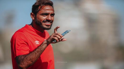 قناة الأهلي تكشف موعد عودة كهربا إلى التدريبات الجماعية.. وموقف إصابة مهاجم الفريق