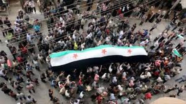 اخبار سوريا اليوم : مظاهرات في حمص تنديداً بالمجازر في حلب تباد اليوم الان