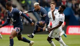 الدوري الفرنسي.. باريس يهزم بوردو بثلاثية وصافرات الاستهجان تنال من ميسي ونيمار