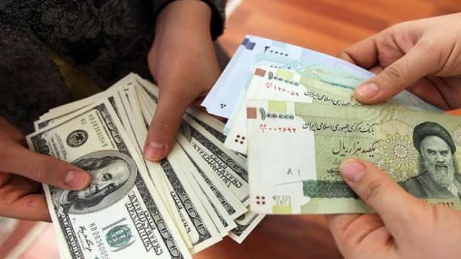 بعد مرسوم ترامب، إيران تعلن عن نيتها لتغيير الدولار بعملة أخرى في عملياتها التجارية