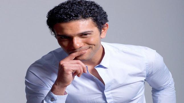 آسر ياسين يشارك متابعيه بصورة له في عمر الثلاث سنوات