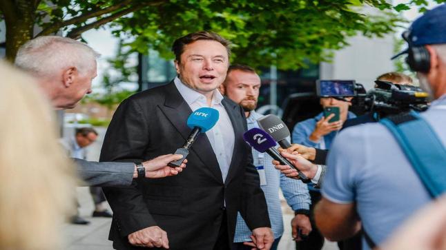 إيلون ماسك ينفذ قرار جديدا بشأن تويتر.. ويحذر المستخدمين من هذا الأمر